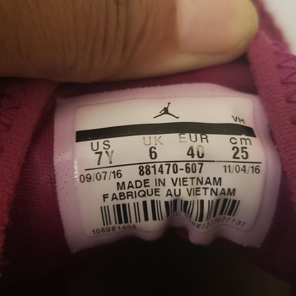 Girls Jordans 7Y - Picture 4 of 6